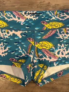 WodBottom Women's Teal Sea Turtle Athletic Shorts